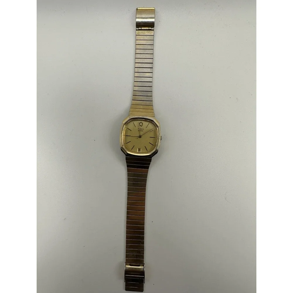Timex Q Mens Vintage Watch New Battery M Cell 31MM 9